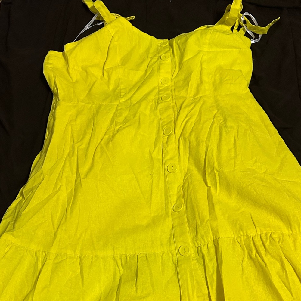 18 Women’s City Chic Yellow Midi Dress